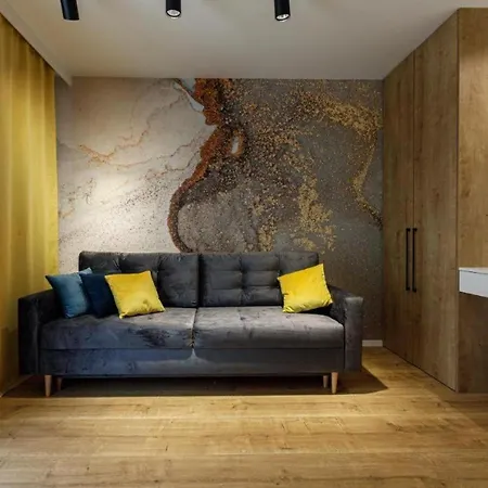 Urban Chic - Studio - Odra View&witolda فروتسواف